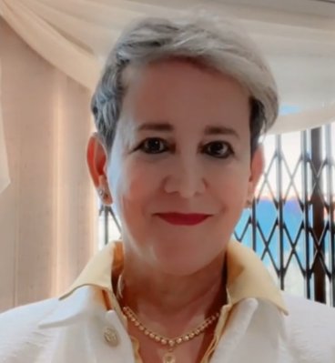 Dra. Esmaely Linhares — Médica, Mestre e Doutora